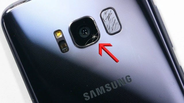 Nguy&ecirc;n nh&acirc;n k&iacute;nh camera Samsung bị vỡ, xước