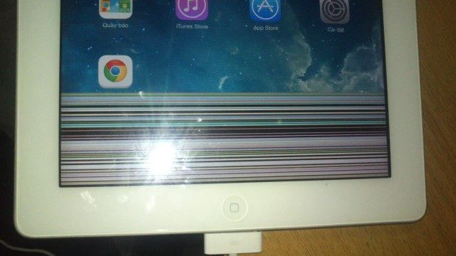 hậu quả ipad bị hở viền m&agrave;n h&igrave;nh, hở s&aacute;ng, bung keo