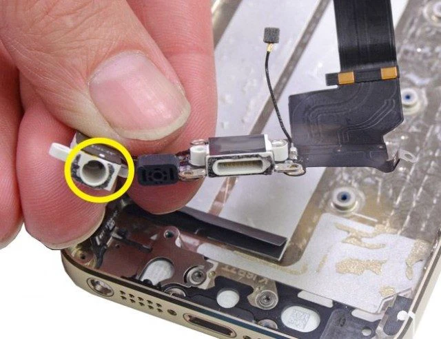 &nbsp;Jack tai nghe tr&ecirc;n điện thoại iPhone bị hỏng v&agrave; c&aacute;ch khắc phục