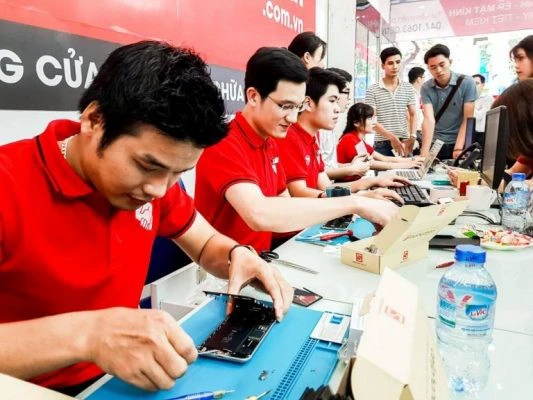 Sửa chữa, thay thế n&uacute;t nguồn iphone bị liệt, hư hỏng tr&ecirc;n iPhone ở đ&acirc;u tốt?