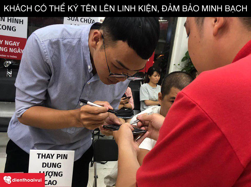 Ký tên lên linh kiện