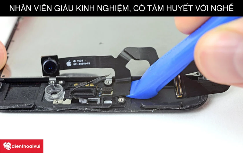 Qu&aacute; tr&igrave;nh thực hiện bởi đội ngũ l&agrave;nh nghề