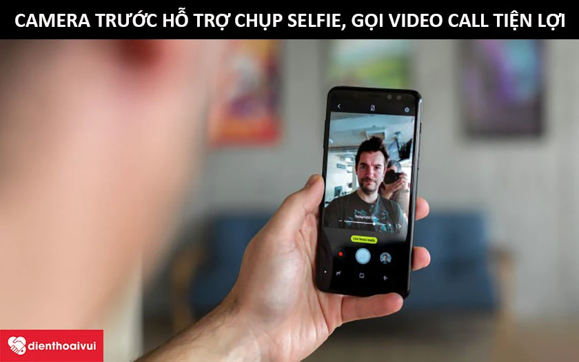 camera trước hỗ trợ chụp selfie tiện lợi