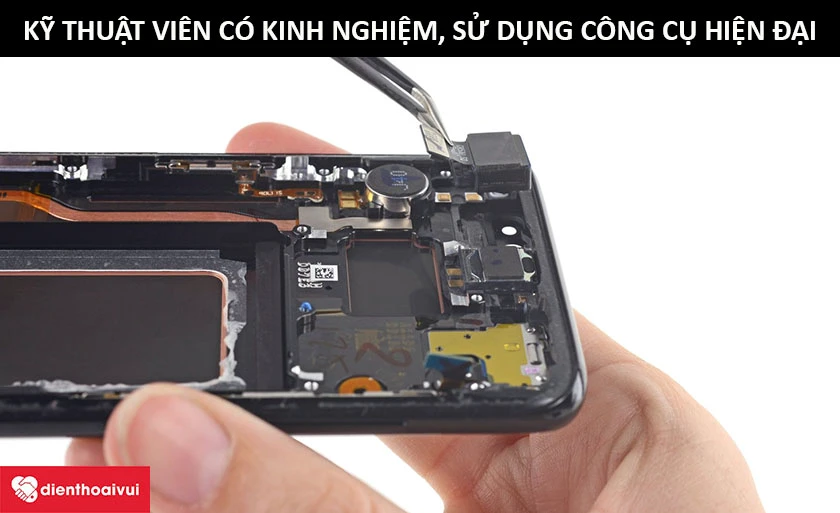 đội ngũ kỹ thuật viên đã trải qua quá trình đào tạo bài bản về nghề sửa chữa