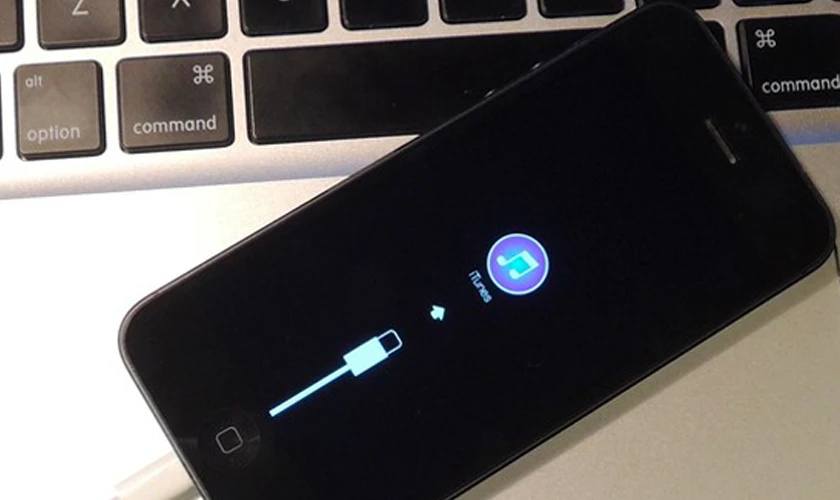 kết nối máy iPhone Xs Max với máy tính có cài đặt iTunes