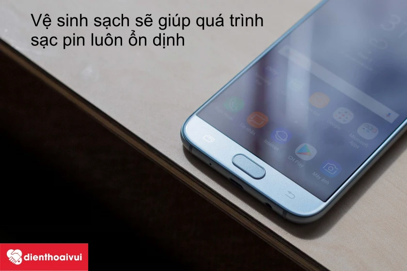 Cách vệ sinh cổng sạc điện thoại an toàn và hiệu quả