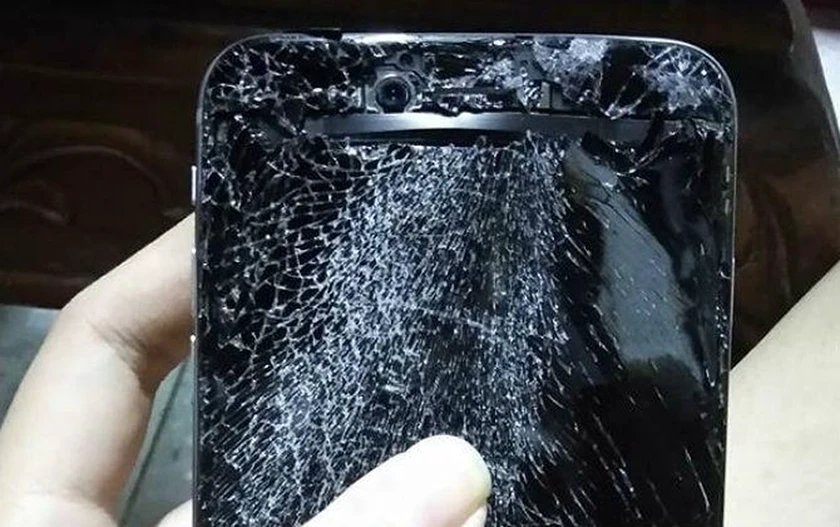 trường hợp cần thay mặt kính Nokia 6