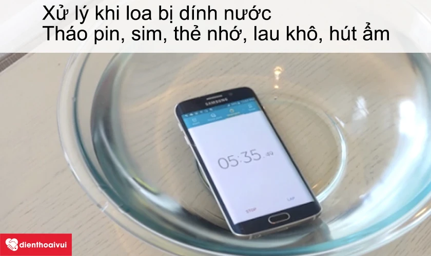 Cách xử lý điện thoại rơi xuống nước tránh hỏng loa nhanh nhất