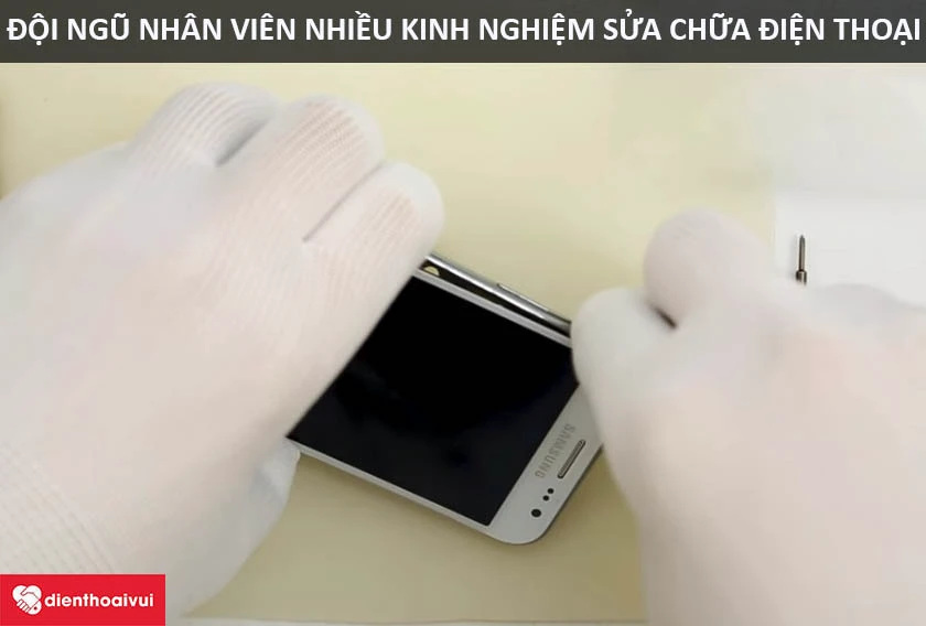 Đội ngũ nh&acirc;n vi&ecirc;n nhiều năm kinh nghiệm