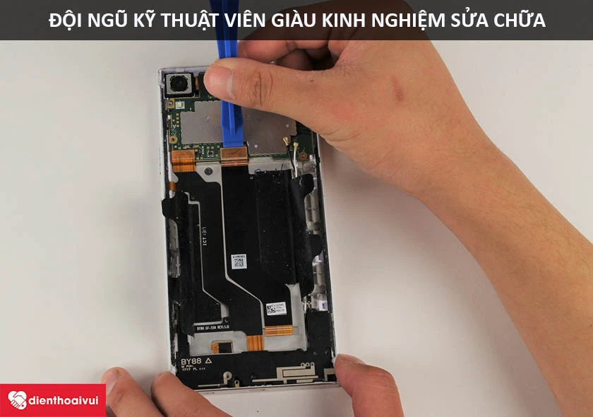 đội ngũ kỹ thuật vi&ecirc;n nhiều kinh nghiệm trong nghề sửa chữa