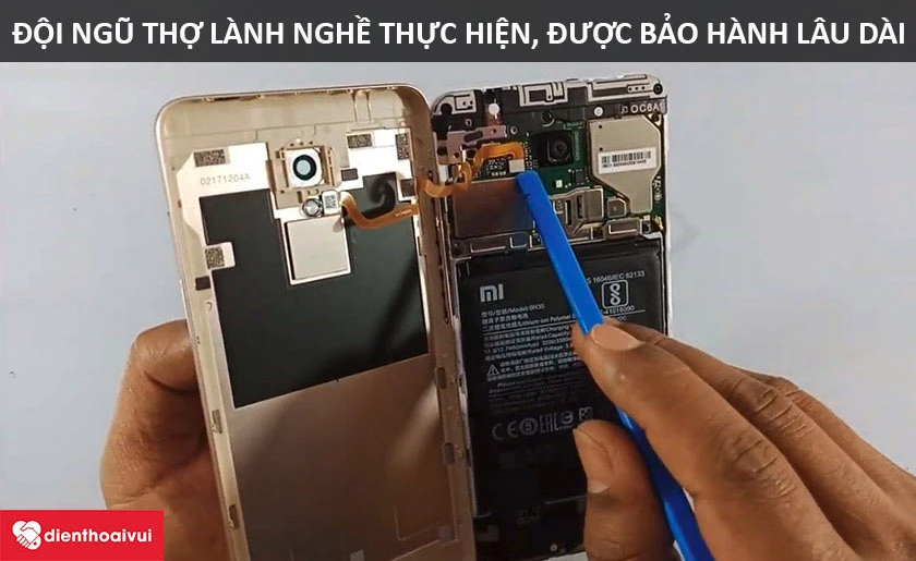 thay màn hình được thực hiện bởi đội ngũ kỹ thuật viên có trình độ chuyên môn cao