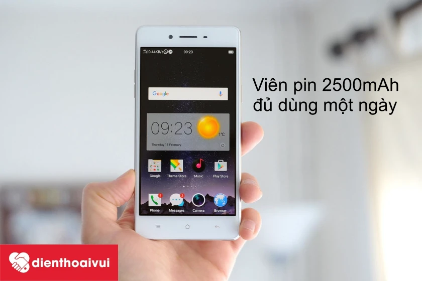 Viên pin dung lượng 2500mAh, đủ dùng trong một ngày