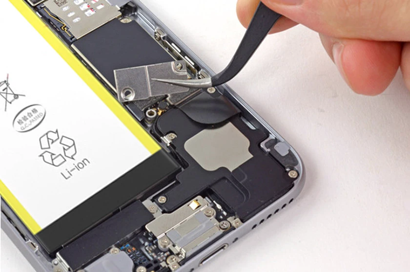 dịch vụ thay pin iPhone 6 Plus dung lượng cao ch&iacute;nh h&atilde;ng Pisen