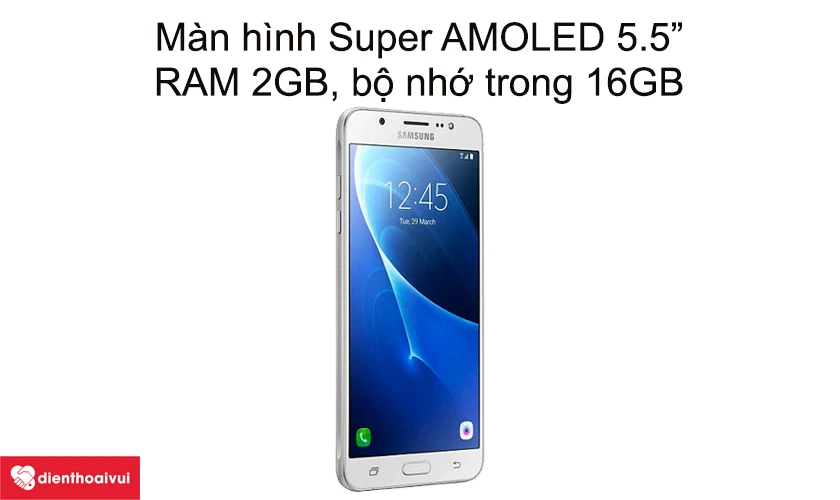M&agrave;n h&igrave;nh Super AMOLED 5.5 inches, RAM 2GB, bộ nhớ trong 16GB