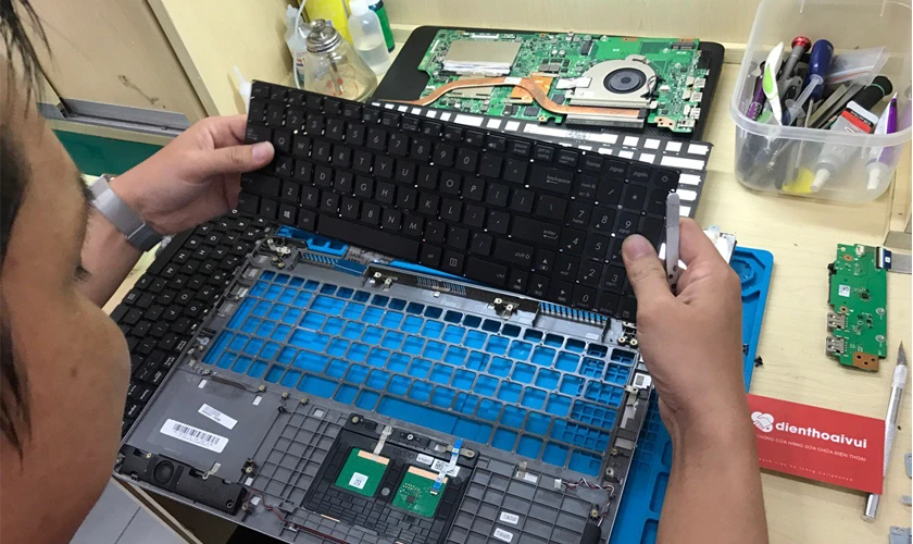 Thay b&agrave;n ph&iacute;m laptop Hp Pavilion