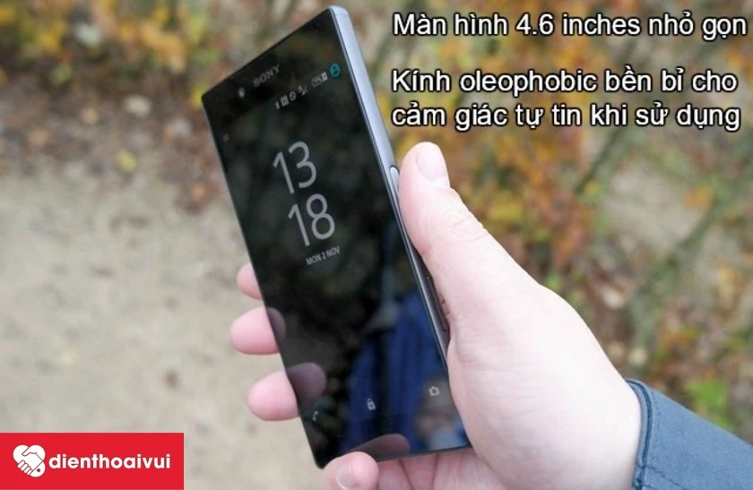 Màn hình 4.6 inch nhỏ gọn