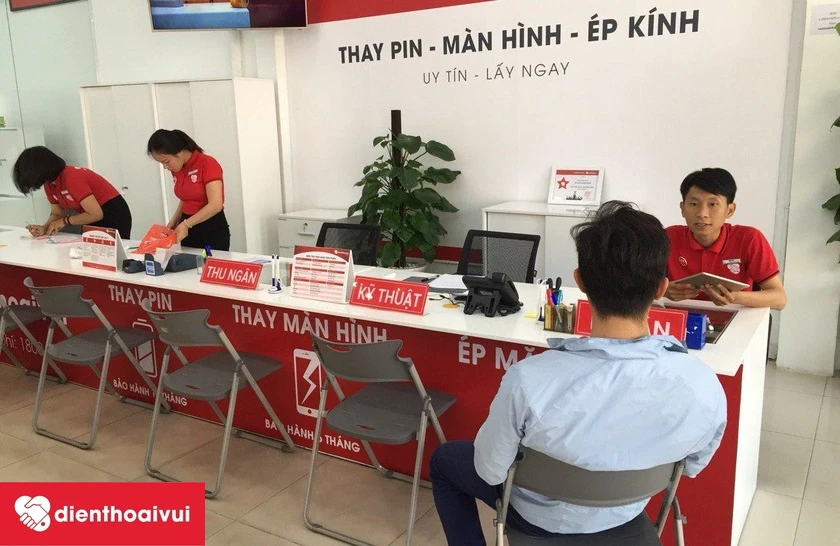 Thay m&agrave;n h&igrave;nh iPhone 6S ch&iacute;nh h&atilde;ng Pisen tại hệ thống Điện Thoại Vui