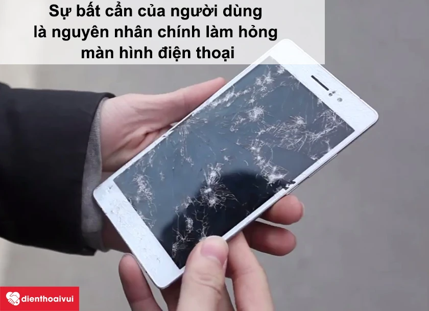Hư m&agrave;n h&igrave;nh do bất cẩn của người d&ugrave;ng