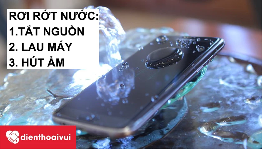 Khi điện thoại rơi xuống nước