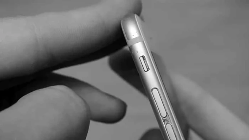 Nguy&ecirc;n nh&acirc;n khiến n&uacute;t im lặng của iPhone bị hỏng