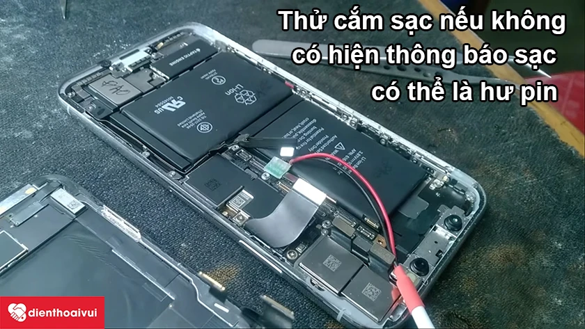 Với trường hợp iPhone X để l&acirc;u ng&agrave;y kh&ocirc;ng sử dụng th&igrave; pin sẽ bị cạn kiệt v&agrave; bạn cũng kh&ocirc;ng mở nguồn l&ecirc;n được v&agrave; sạc pin được nữa.