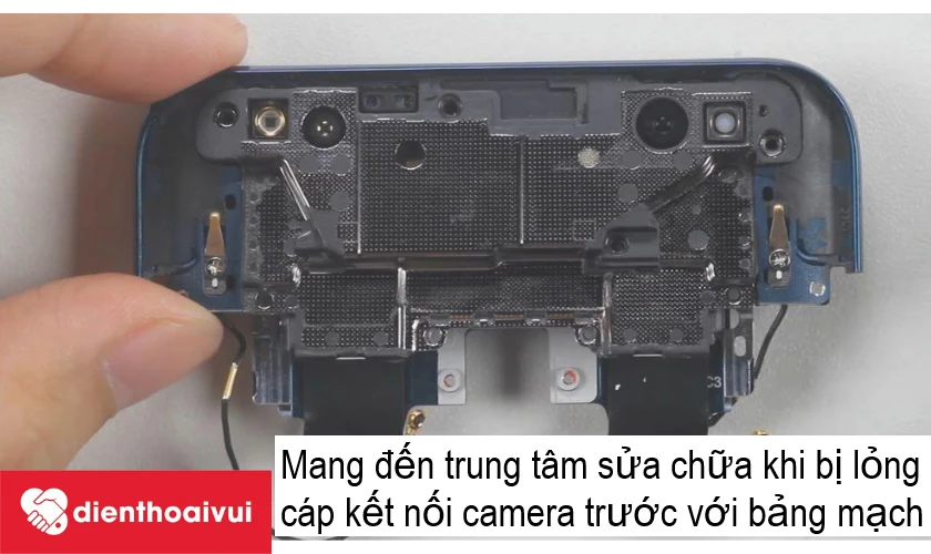 Mang máy đến trung tâm sửa chữa điện thoại uy tín