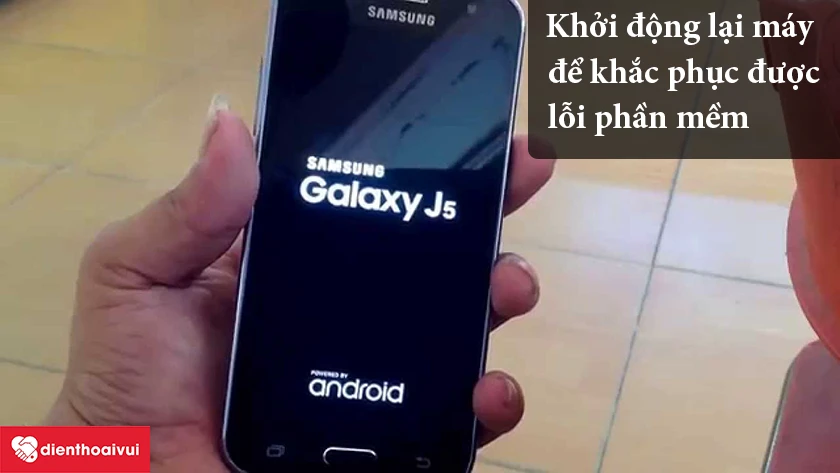 Khởi động lại máy