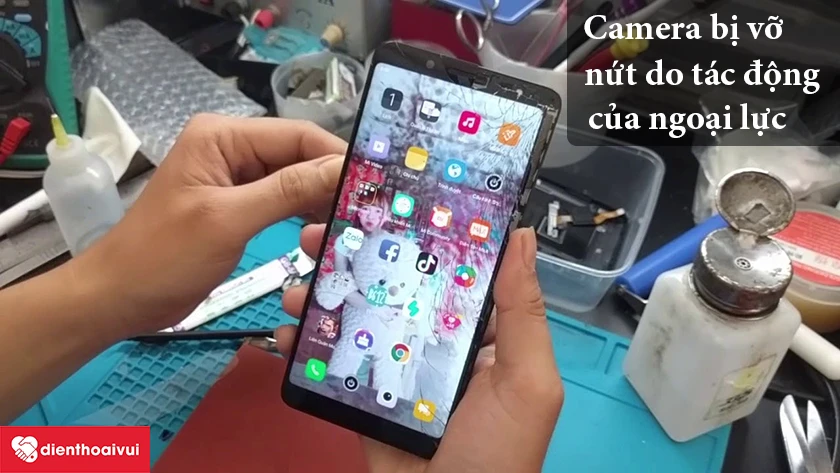 camera bị vỡ do tác động của ngoại lực