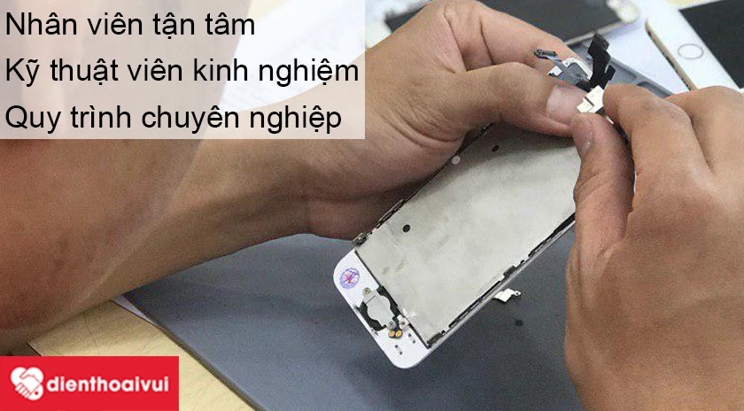 Đội ngũ nh&acirc;n vi&ecirc;n tiếp đ&oacute;n lu&ocirc;n vui vẻ, nhiệt t&igrave;nh