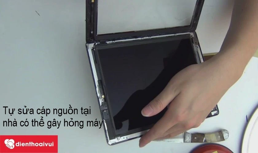 Kh&ocirc;ng n&ecirc;n tự thay c&aacute;p nguồn tại nh&agrave;