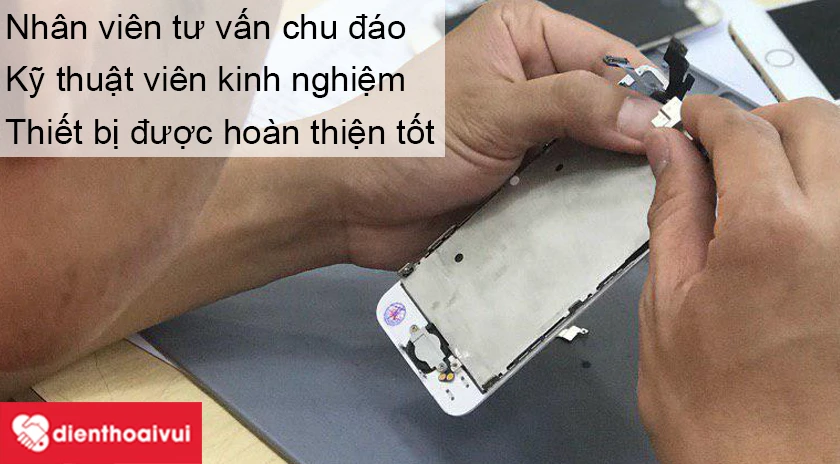Nh&acirc;n vi&ecirc;n của Điện Thoại Vui lu&ocirc;n tận t&acirc;m