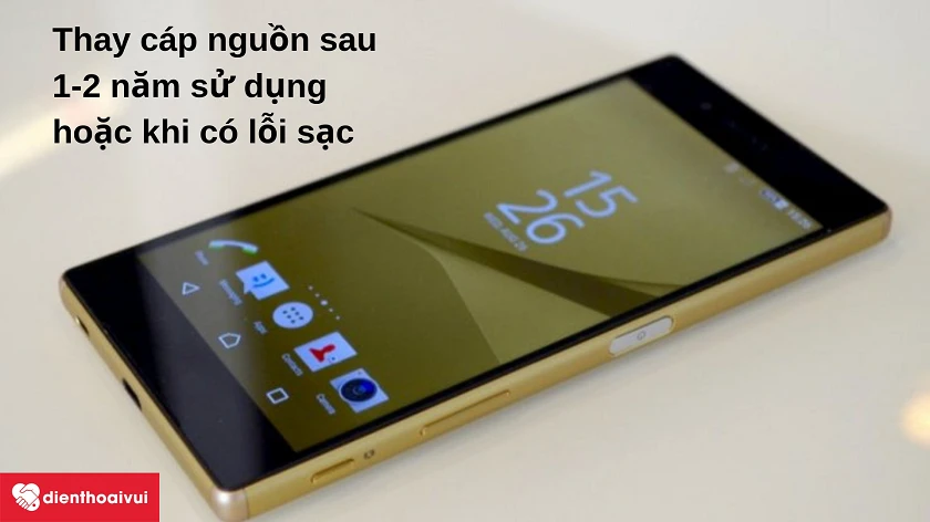 thay c&aacute;p nguồn điện thoại khoảng 1-2 năm từ khi sử dụng