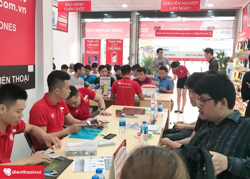 Thay kính Huawei Nova 3i đến ngay Điện Thoại Vui