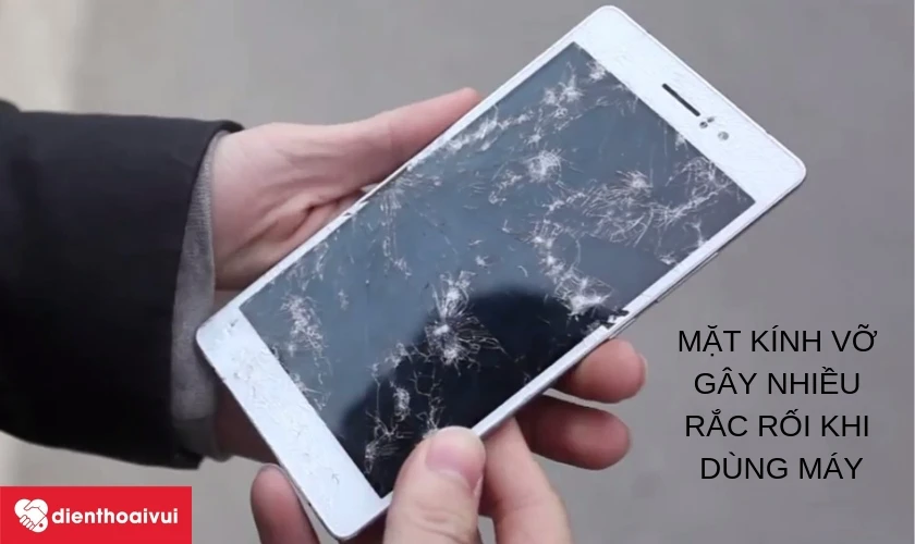 Mặt k&iacute;nh Oppo R5 khi vỡ sẽ cho trải nghiệm d&ugrave;ng m&aacute;y kh&ocirc;ng tốt