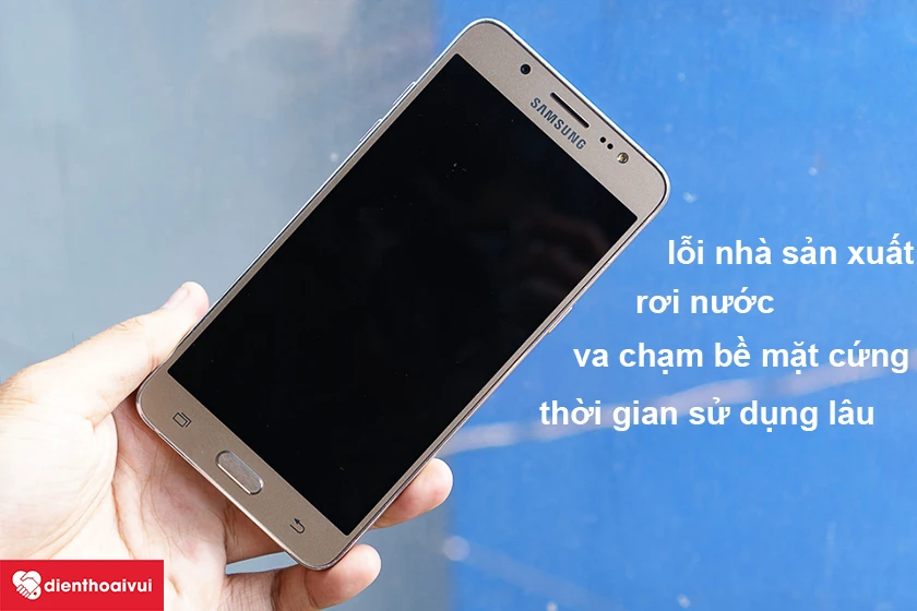 Thay k&iacute;nh do lỗi nh&agrave; sản xuất, rơi nước, chạm v&agrave;o bề mặt cứng
