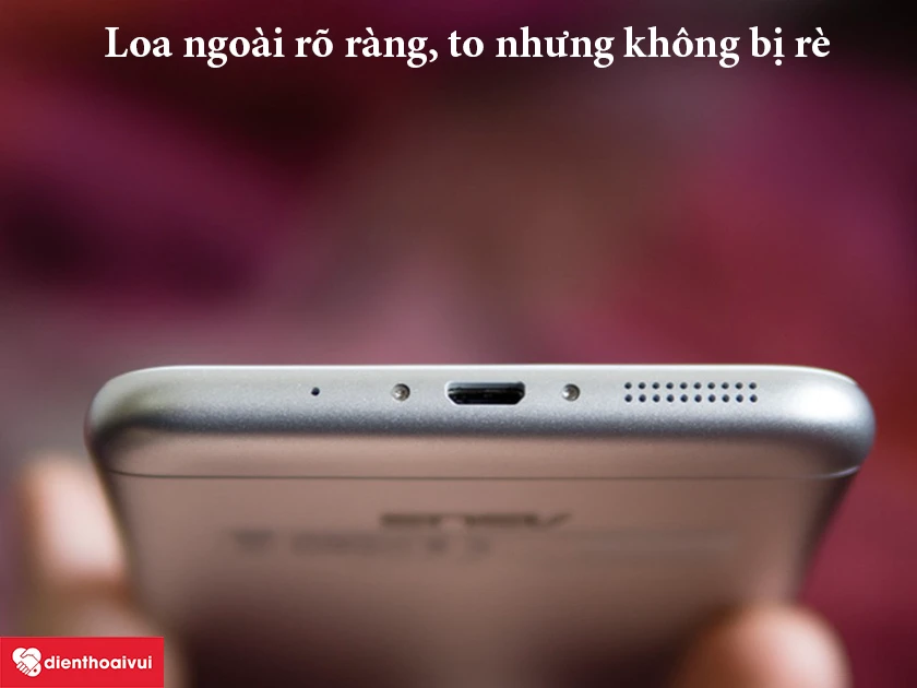 Asus Zenfone 3 Max &ndash; Loa ngo&agrave;i r&otilde; r&agrave;ng, to nhưng kh&ocirc;ng bị r&egrave;