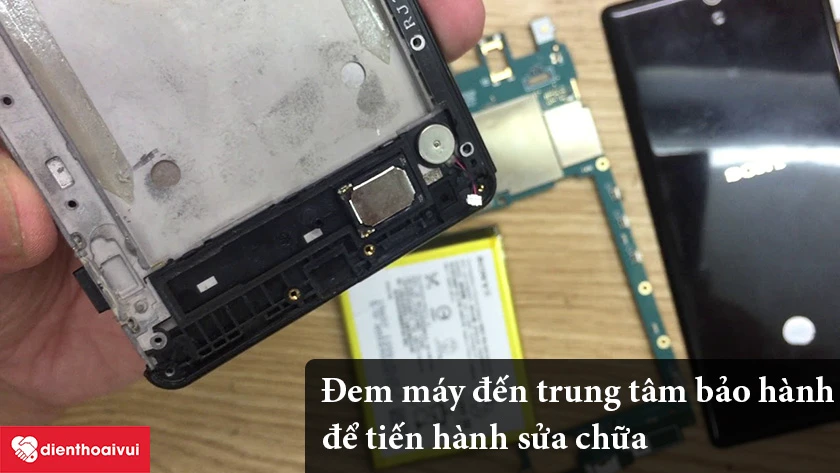 Mang máy đến trung tâm sửa chữa