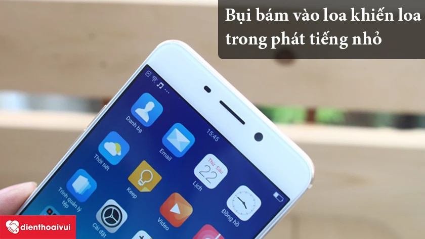 Loa trong nhỏ do nhiều bụi bám vào loa