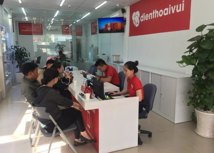 Thay m&agrave;n h&igrave;nh tại Điện Thoại Vui