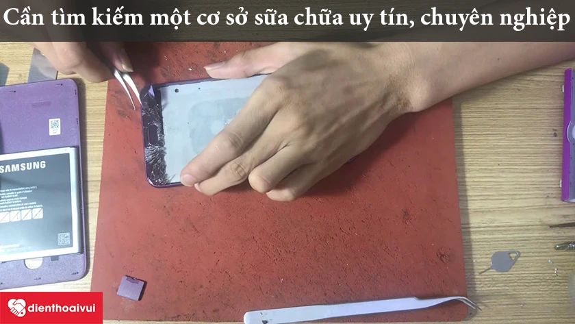 Thay m&agrave;n h&igrave;nh tại cơ sở sửa chữa uy t&iacute;n