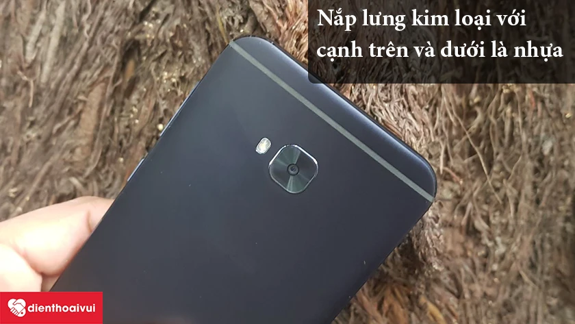 Asus Zenfone 4 Selfie &ndash; Nắp lưng kim loại với cạnh tr&ecirc;n v&agrave; dưới l&agrave; nhựa