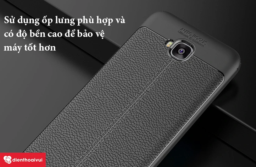 sử dụng ốp lưng để bảo vệ nắp lưng tốt hơn
