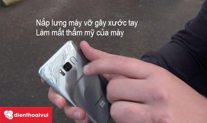 Nắp lưng vỡ ảnh hưởng đến thẩm mỹ