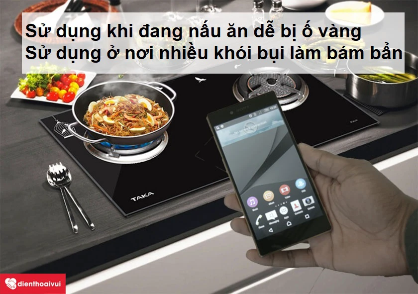 Nắp lưng Sony Xperia Z5 bị b&aacute;m bẩn, ố v&agrave;ng
