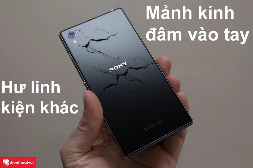 Những nguy hiểm v&agrave; ảnh hưởng khi nắp lưng mặt k&iacute;nh bị nứt bể