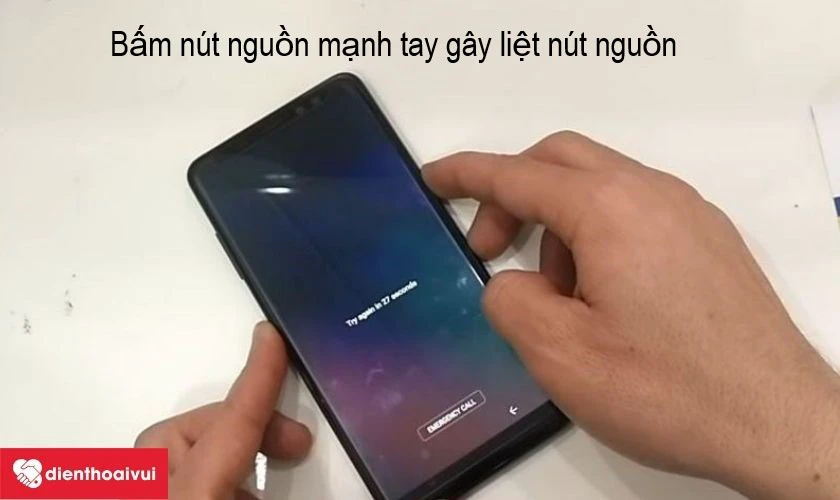 Do người d&ugrave;ng thường xuy&ecirc;n sử dụng n&uacute;t nguồn, bấm nhiều với một lực mạnh