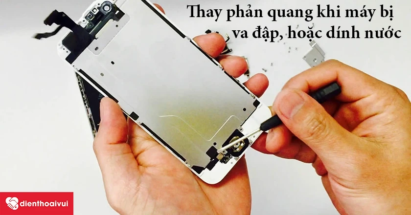 Phản quang đi&ecirc;n thoại hỏng do va đập - d&iacute;nh nước