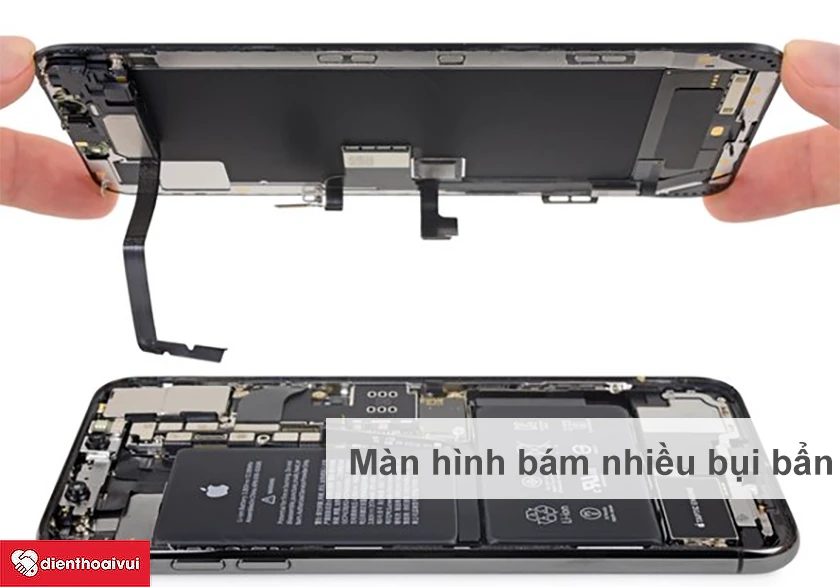 M&eacute;p viền m&agrave;n h&igrave;nh b&aacute;m nhiều bụi bẩn