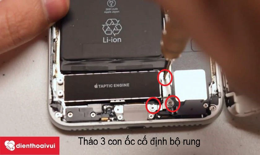 Th&aacute;o 3 con ốc ở trong h&igrave;nh trong h&igrave;nh