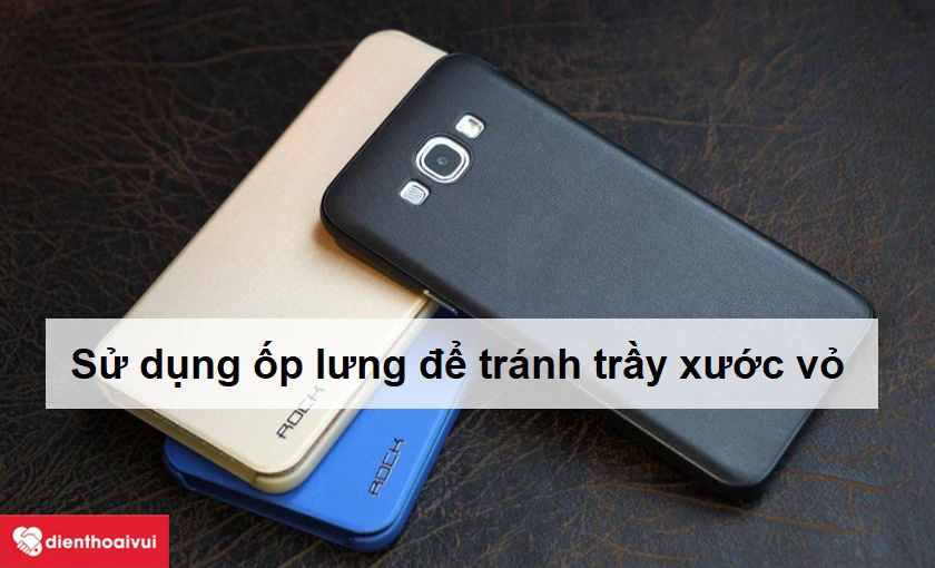 Vỏ Samsung Galaxy S8 bị trầy xước do để ch&uacute;ng với những vật sắc nhọn